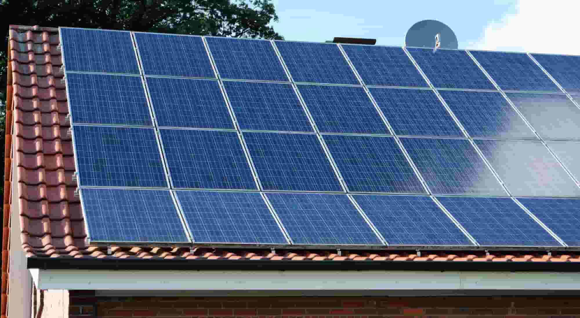 تصویر 1 از پنل خورشیدی ۷۱۰ وات دو طرفه مناسب پروژه‌ های صنعتی